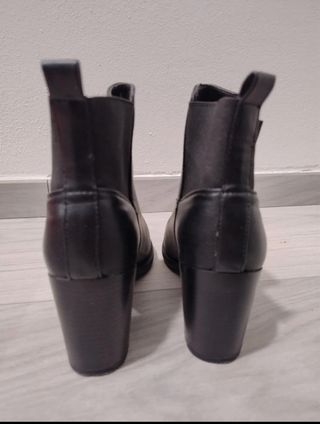 Stivaletti alla caviglia 37