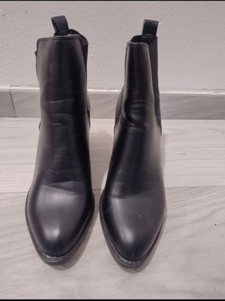 Stivaletti alla caviglia 37