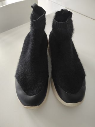 Botines negros de pelo