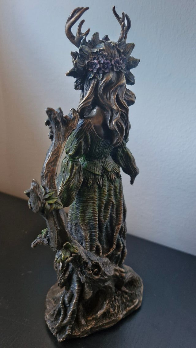 Diosa del Bosque Figura Estatuilla Diosa Irlanda