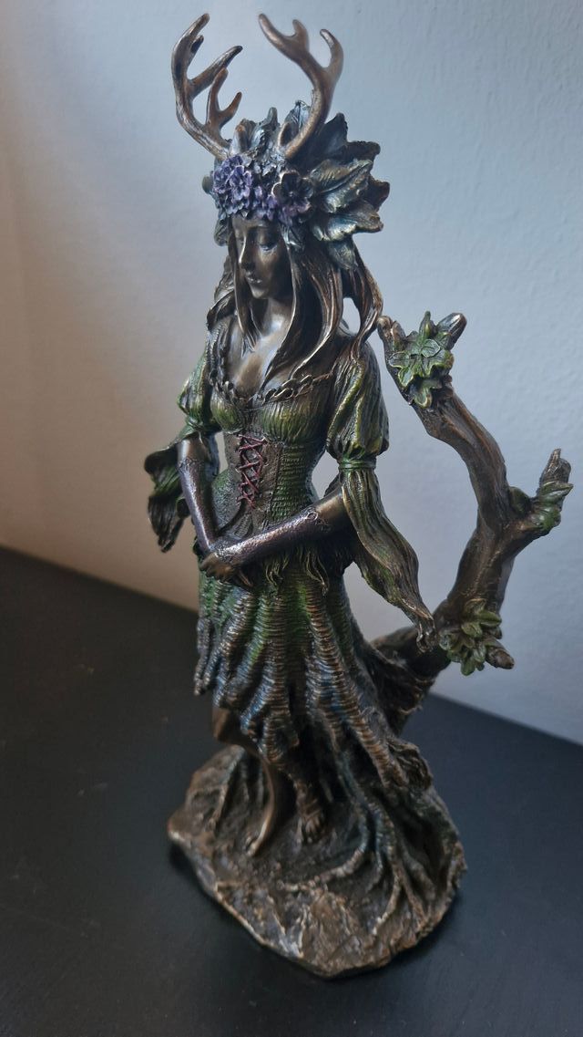 Diosa del Bosque Figura Estatuilla Diosa Irlanda