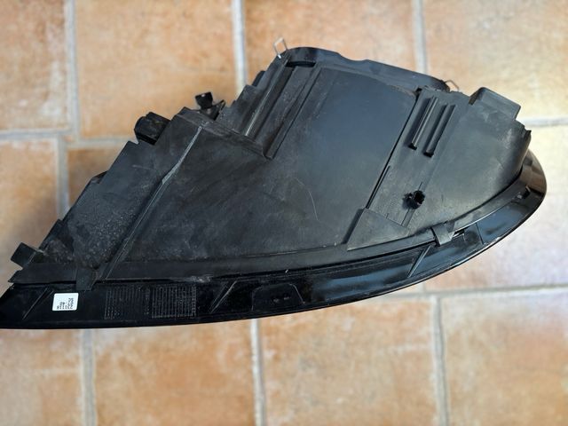 Faro delantero volvo