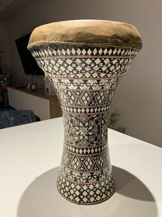 Tambor egipcio artesanal
