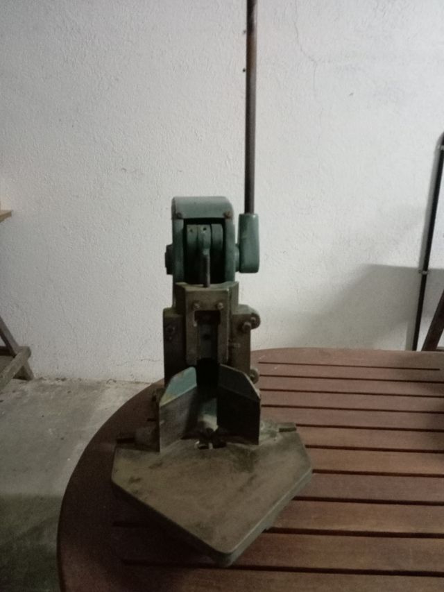 Maquina de cortar cantos