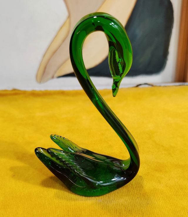 Cisne en vidrio soplado verde