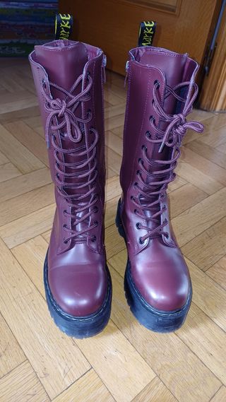 Botas tipo Dr. Martens, Número 38
