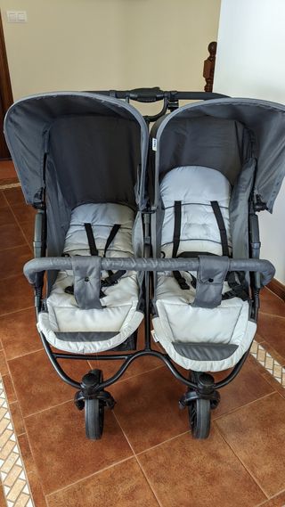 Sedia gemellare in plastica per la pioggia