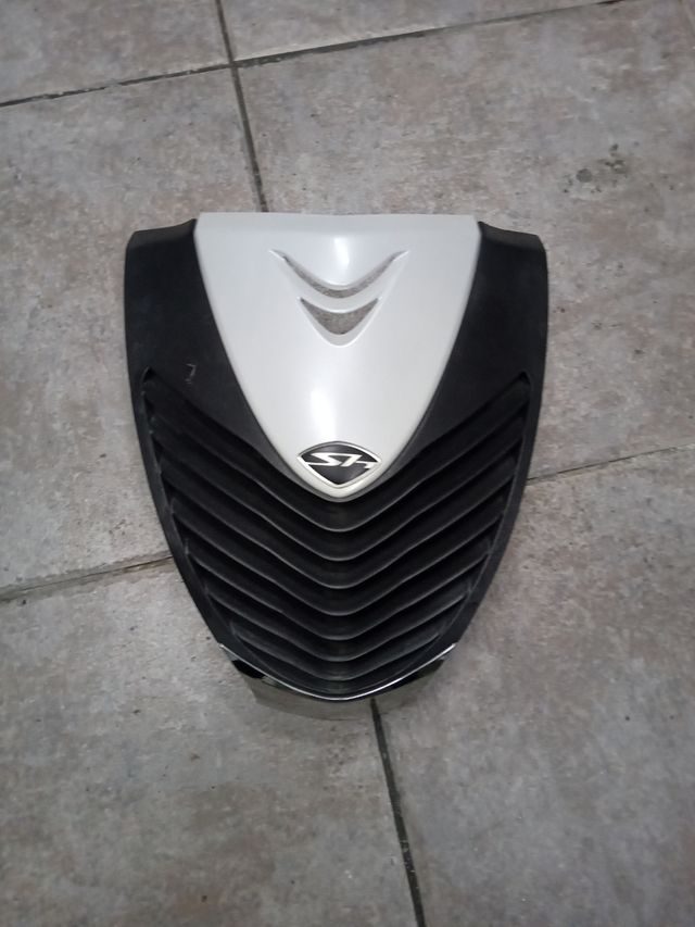 Rejilla delantera  sh 125 2008