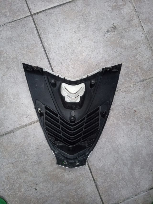 Rejilla delantera  sh 125 2008