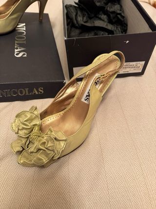 Tacones de piel firma Nicolás