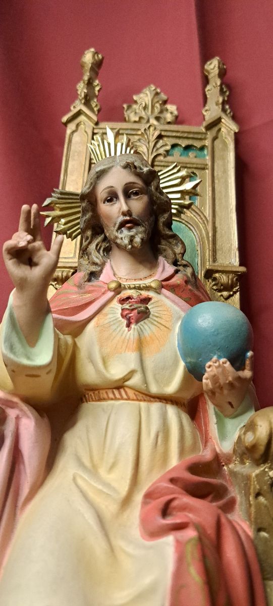 Sagrado Corazón entronizado Olot