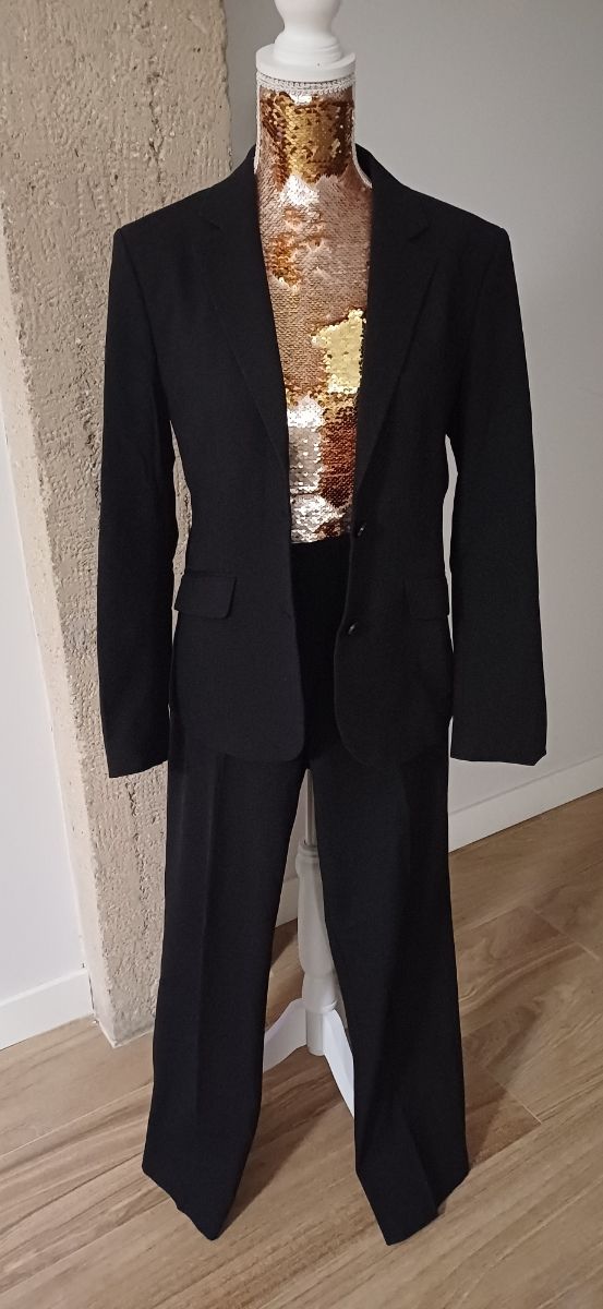 Traje chaqueta pantalón negro