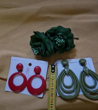Dos pendientes de flamenca