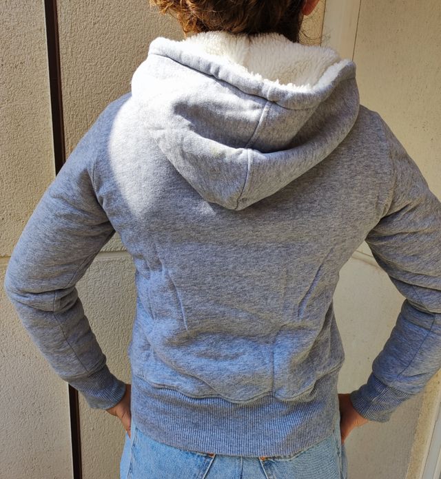 Chaqueta gris cremallera con forro borrego 