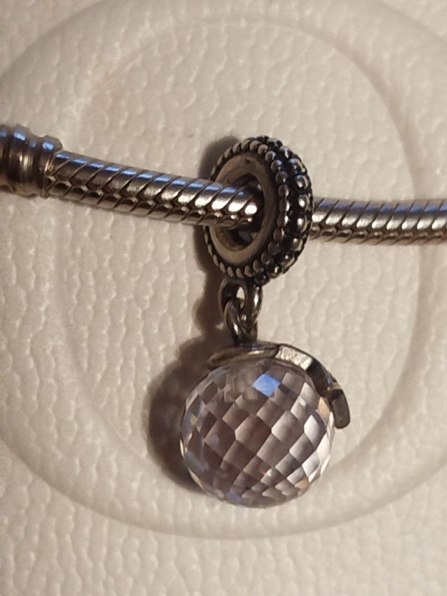 Pandora bola de cristal
