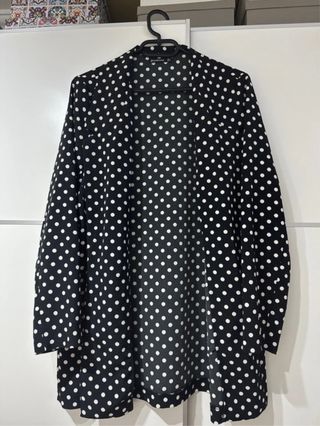 Sobrecamisa de lunares de Stradivarius