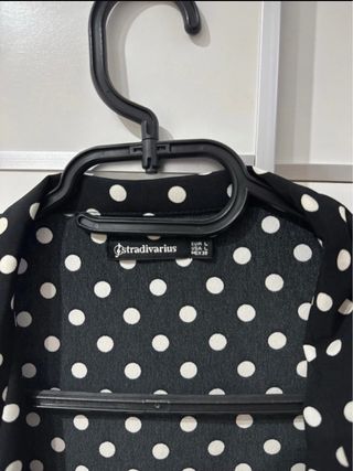 Sobrecamisa de lunares de Stradivarius