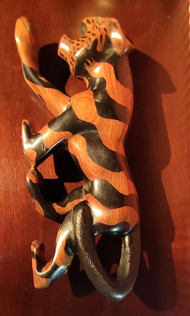 FIGURA TIGRE DE MADERA