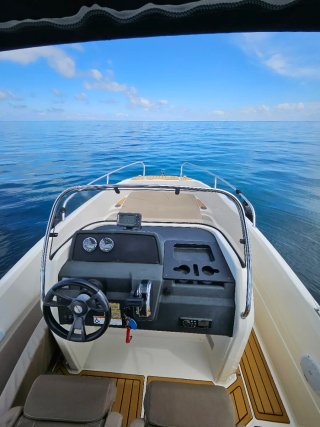 ALQUILER BARCO CON TITULIN  115 CV DENIA