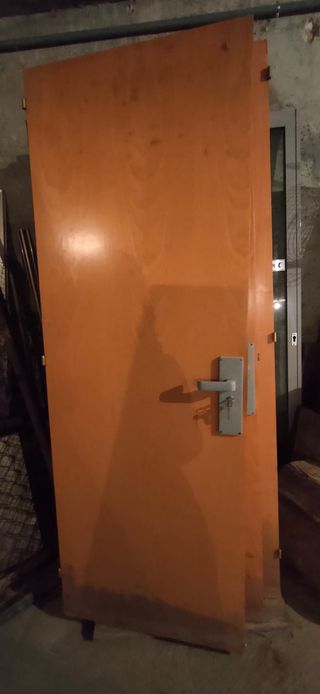 5 PUERTAS DE MADERA CLARA