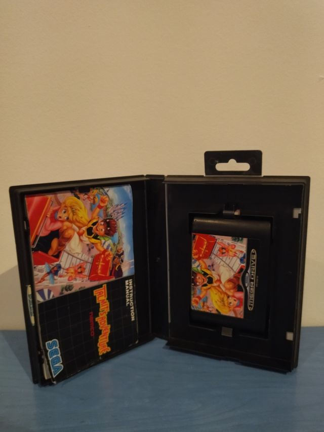 Sega Mega Drive II y juegos.