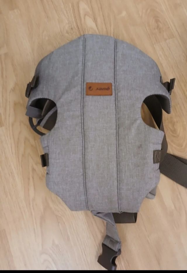 Arnés para llevar a bebe.
