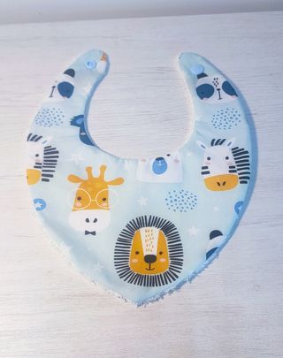 Baberos de tela para bebés
