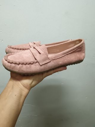 Mocasines de piel rosa de mujer