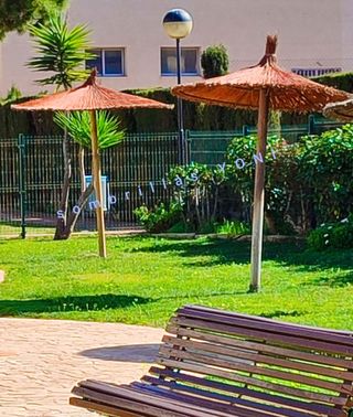 Sombrillas de carri verzo mimbre