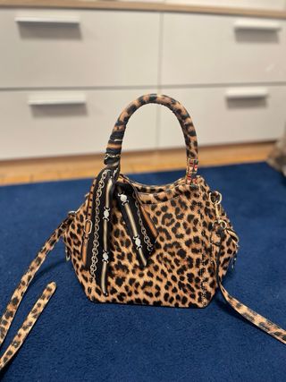 Bolso y gorra de ante nuevo a estrenar