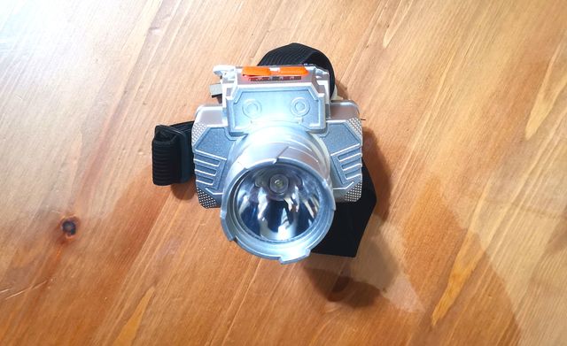 Linterna Led de cabeza recargable.