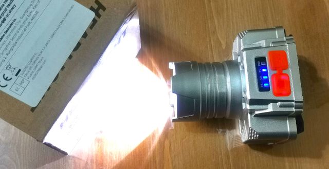 Linterna Led de cabeza recargable.