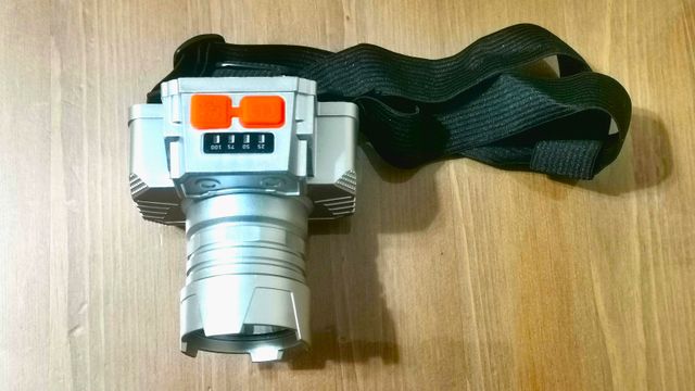 Linterna Led de cabeza recargable.