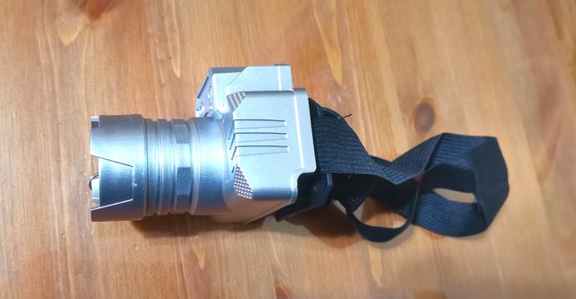 Linterna Led de cabeza recargable.