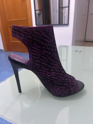 Sandalia elastica de tacon de  Zara 37
