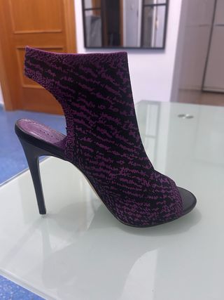 Sandalia elastica de tacon de  Zara 37