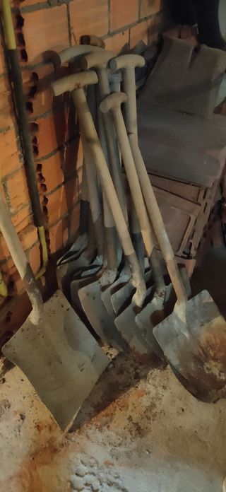 HERRAMIENTAS VIEJAS DE CONSTRUCCIÓN