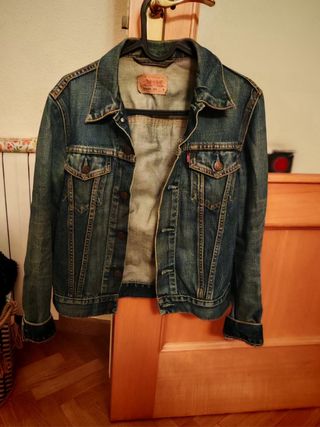 Chaqueta levis