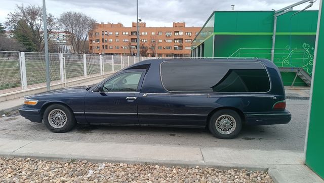 Mercury Grand Marquis fúnebre hearse