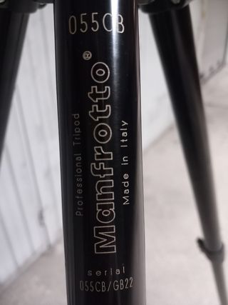 Cavalletto professionale x videocamera.