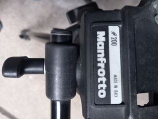 Cavalletto professionale x videocamera.