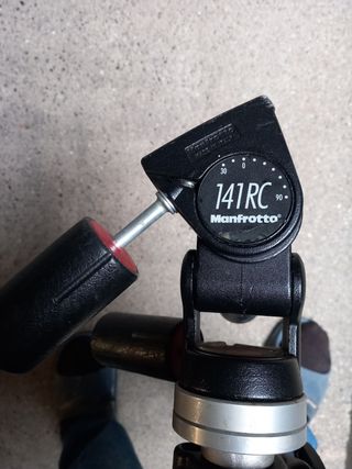 Cavalletto Manfrotto per macchina fotografica