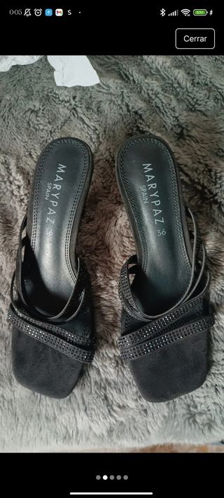 Sandalias tacón negro pequeño