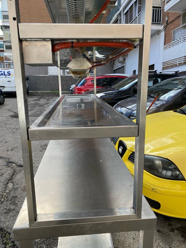 Mesa estanteria de caliente