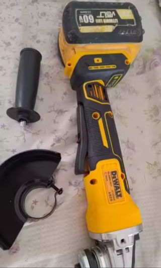 Amoladora angular inalámbrica 20V