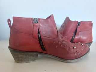 Botines mujer rojos con pedrería
