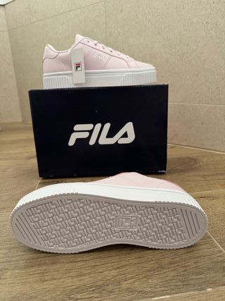 NUEVO Fila zapatillas deportivas Núm 38.5