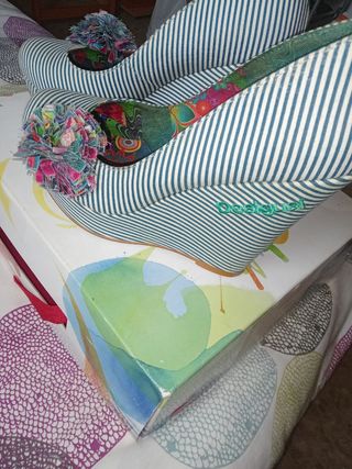 Sandalias cuña Desigual