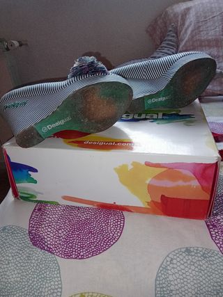 Sandalias cuña Desigual
