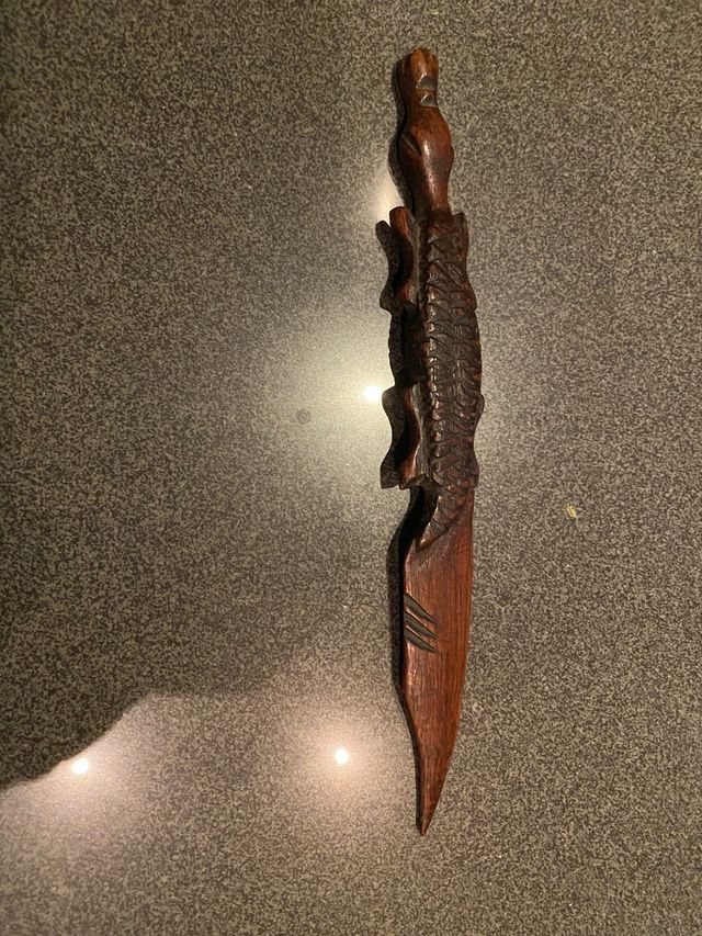 Mascaras y dagas africanas